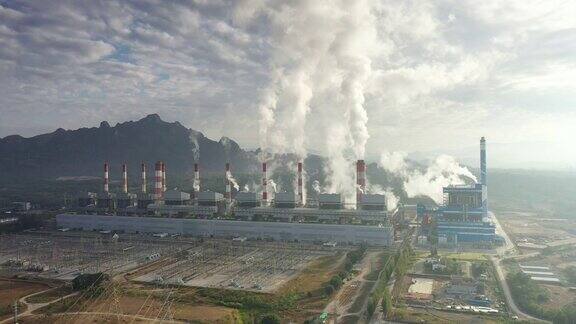 发电厂的烟囱污染大气