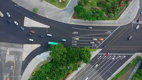 海南三亚河交通十字路口高空俯视图4k中国