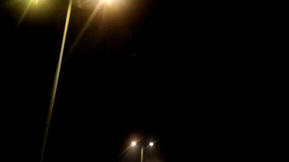 夜晚的街灯