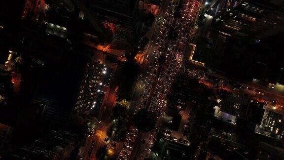 鸟瞰图尖峰时间在圣保罗城市巴西的晚上