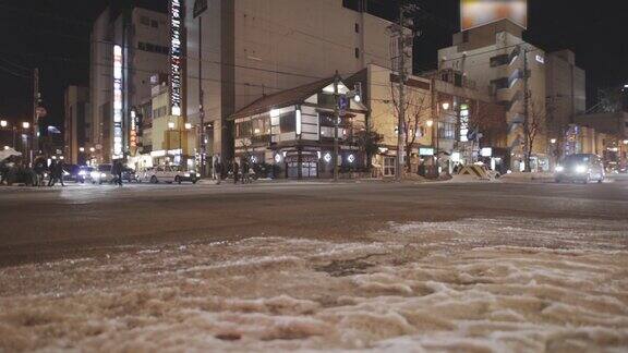 日本北海道冬日札幌的十字路口