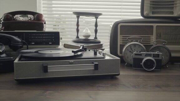 收藏古董和录音机