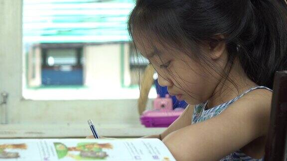 亚洲小女孩做作业慢动作镜头