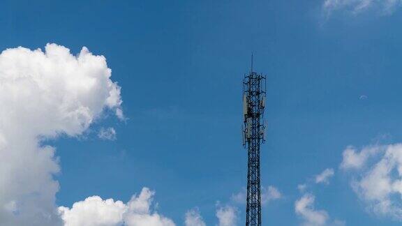 随着云移动移动通信塔和手机的时间流逝