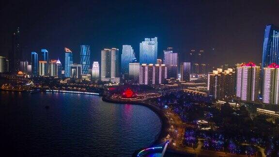 夜间照明著名的青岛著名的海湾航拍延时全景4k中国