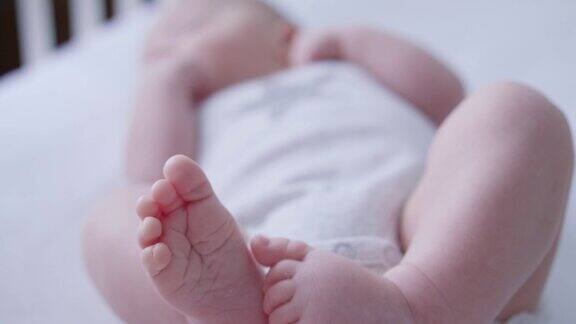 一个婴儿的脚的特写