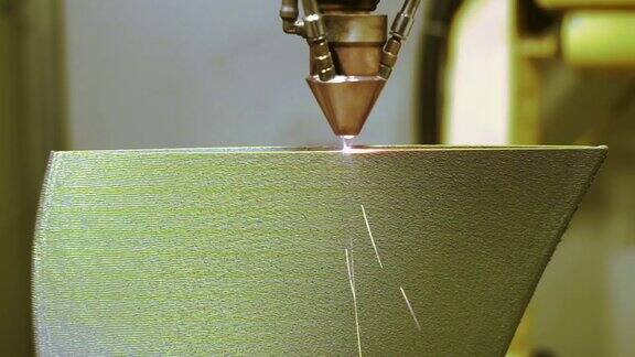 3D金属打印机生产钢铁零件