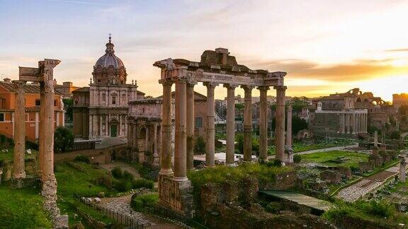 意大利罗马古罗马广场遗址上的日出