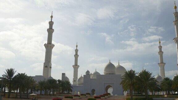 阿布扎比最著名的大清真寺晴天自驾游全景4k阿拉伯联合酋长国