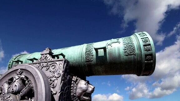俄罗斯莫斯科克里姆林宫天空中沙皇的大炮