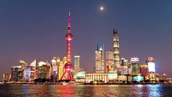 美丽的上海城市景观与蓝天背景在日落4k镜头时间流逝视频
