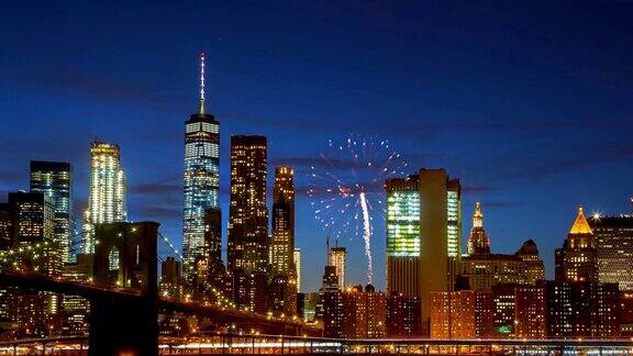 纽约市曼哈顿布鲁克林大桥上的独立日烟花