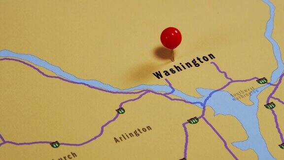 华盛顿的地图被钉在地图上