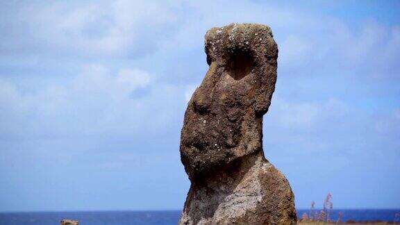 复活节岛海上的摩埃石像