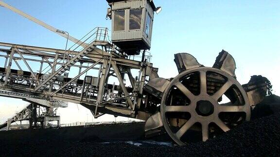 煤矿斗轮装载机