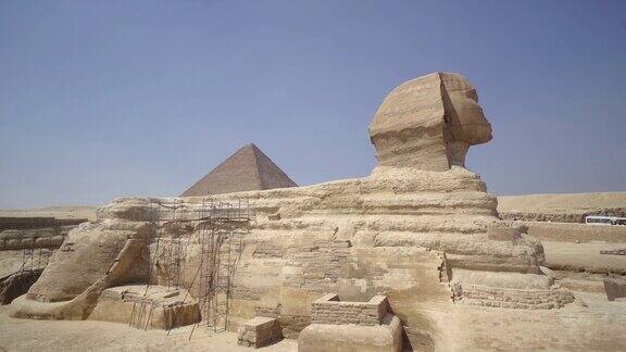 吉萨金字塔和撒哈拉沙漠吉萨高原上的石雕狮身人面像开罗古埃及的一部分世界上最伟大的奇迹