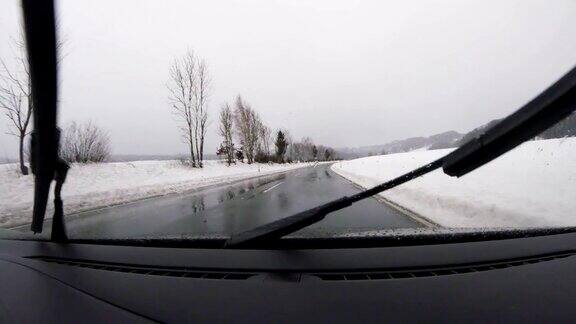 汽车观点:在奥地利的道路上在冬天