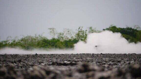 泥火山BledugKuwu印度尼西亚