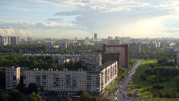 圣彼得堡傍晚的住宅区