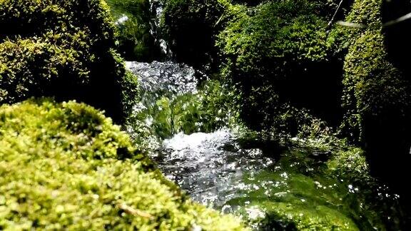 清新的山河流水