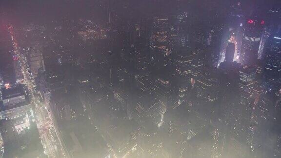 《雾中的曼哈顿夜景》