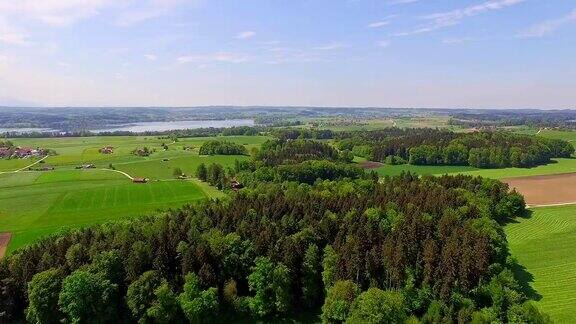 鸟瞰图:春天的巴伐利亚景观
