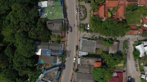苏梅岛晴天海滩小镇交通道路空中俯视图4k泰国