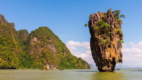 泰国夏日艳阳天著名的詹姆斯邦德岛岩石全景4k时间流逝