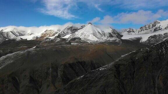 航拍西藏高原冈石卡雪山