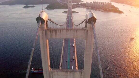 日落中的香港青马大桥
