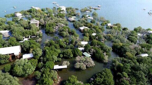 奥斯汀洪水淹没了整个社区淹没了房屋