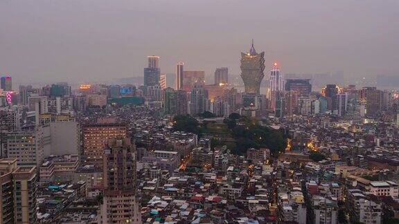 中国日落著名的澳门葡京中心酒店屋顶全景4k时间的推移