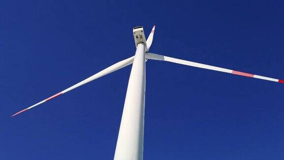 冬季的风电场风电场上的风力涡轮机