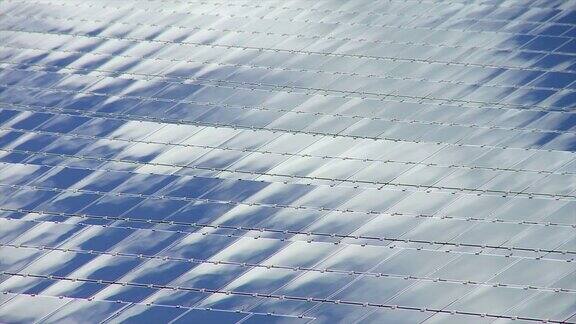 高清移动云在太阳能电池板上的时间流逝