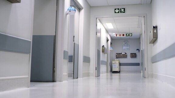 医院走廊低视角
