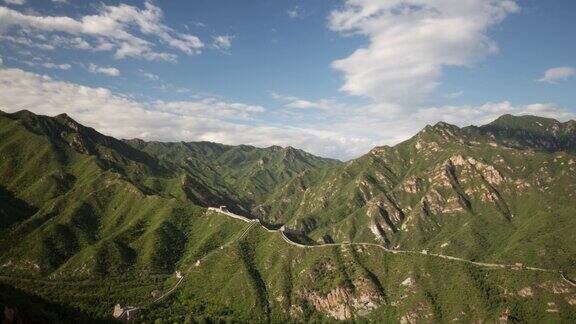 中国长城山谷白天:时光流逝