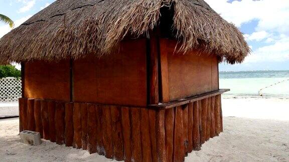 海滨热带木屋棕榈叶屋顶