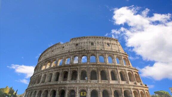 云在世界著名的竞技场上空以时间流逝的效果罗马意大利