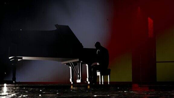 男人在雨中弹钢琴