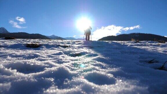 北欧雪山徒步旅行