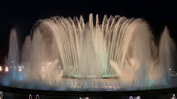 巴塞罗那夜晚的魔法喷泉