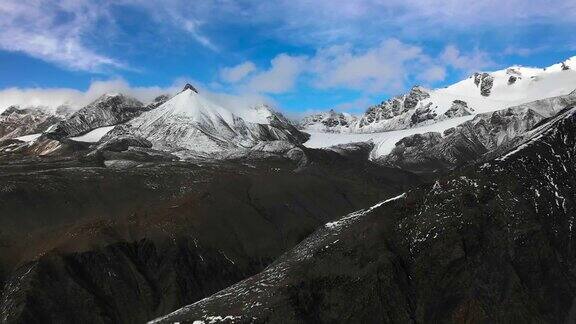 航拍西藏高原冈石卡雪山