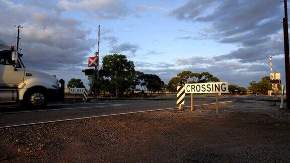 西澳大利亚大东部公路开放铁路交叉点