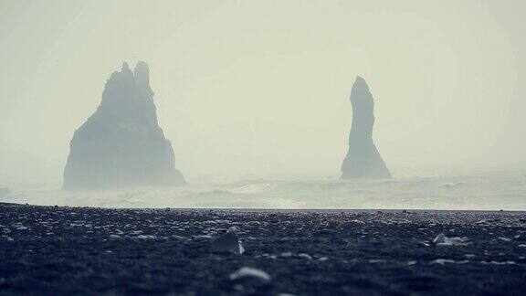 冰岛早上Reynisfjara海滩慢镜头