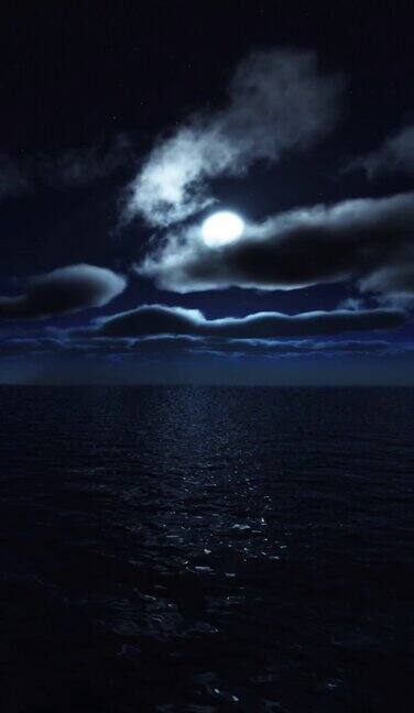云随着月亮在海面上流逝
