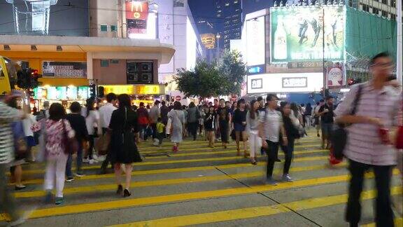 香港人挤在一起