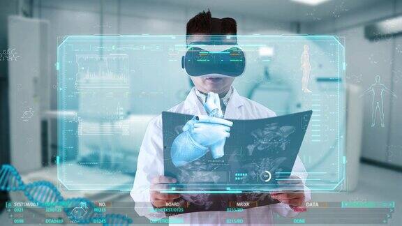 医生戴着VR智能眼镜体验虚拟现实分析数据