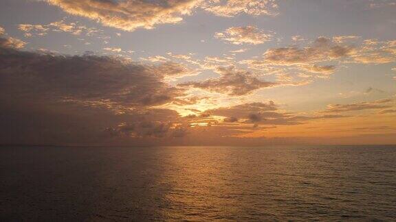 热带海上的日落菲律宾