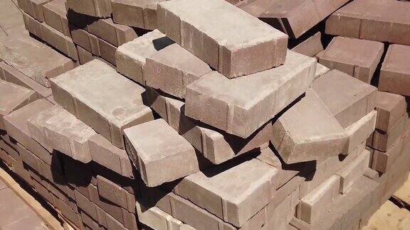 地砖混凝土砖石用于人行道铺装混凝土瓦片在摊铺中多莉