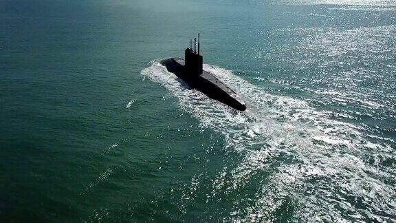 鸟瞰图-海上导弹潜艇